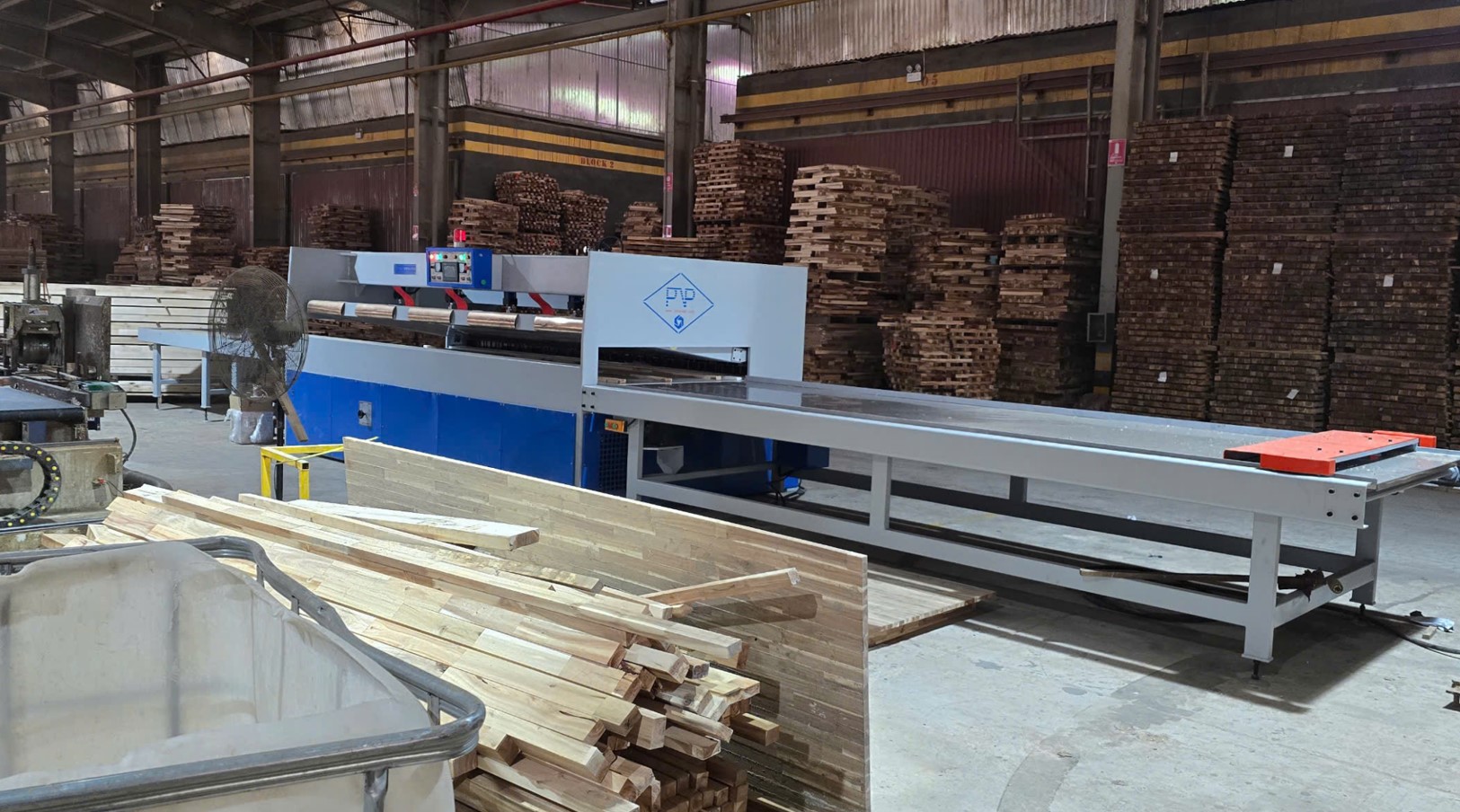 Máy ép ngang cao tần Phú Vinh Phi