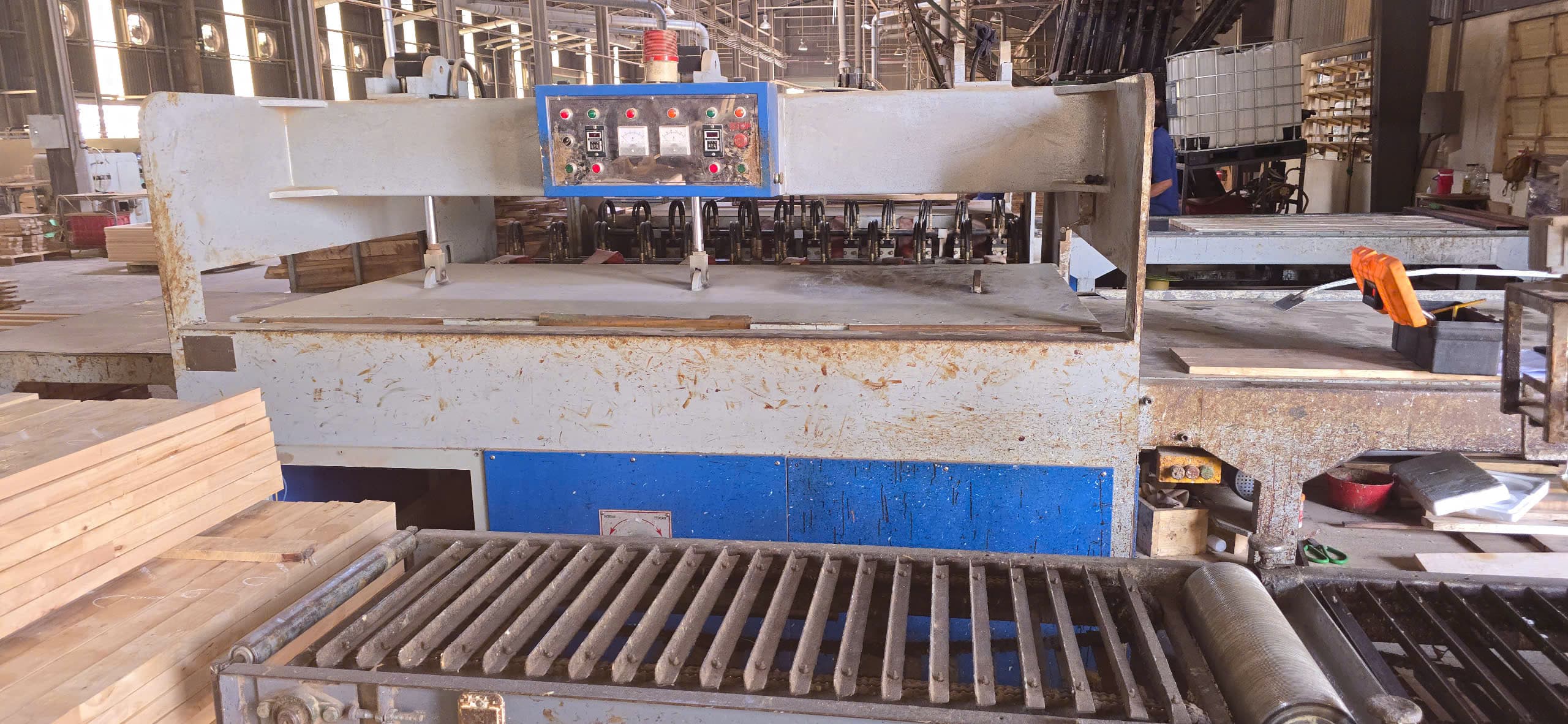 Máy ép cao tần Phú Vinh Phi