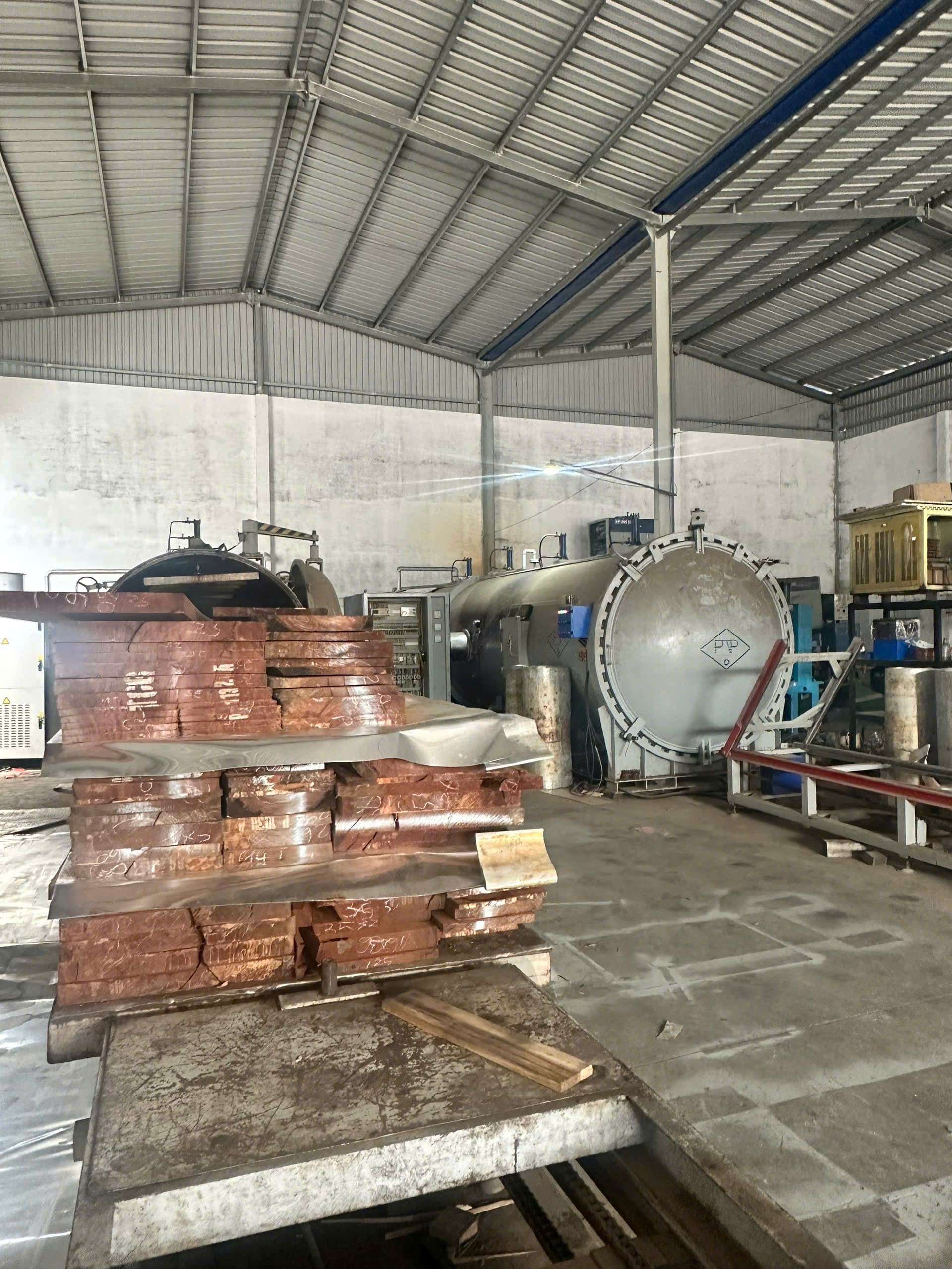 Drying kiln during operation