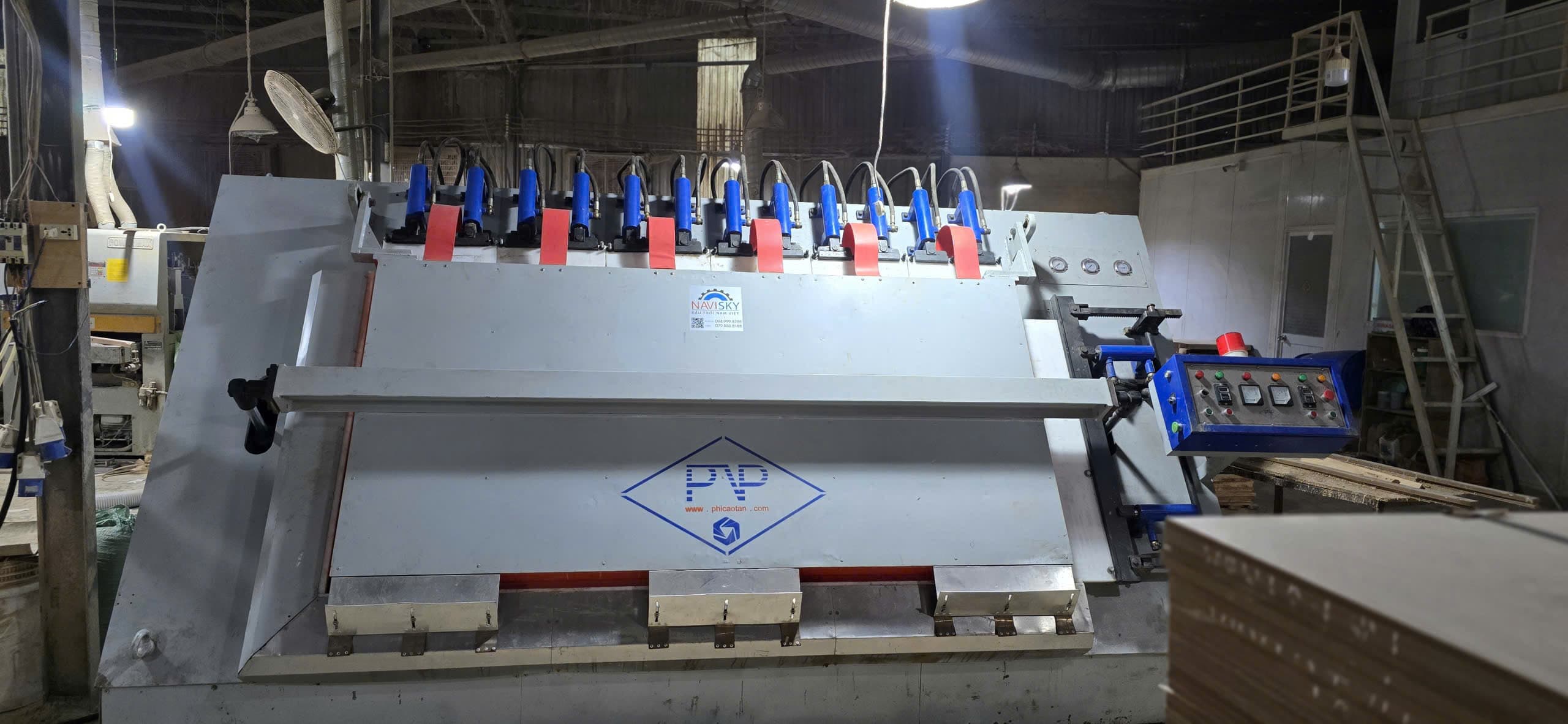 Phu Vinh Phi high-frequency A-frame press
